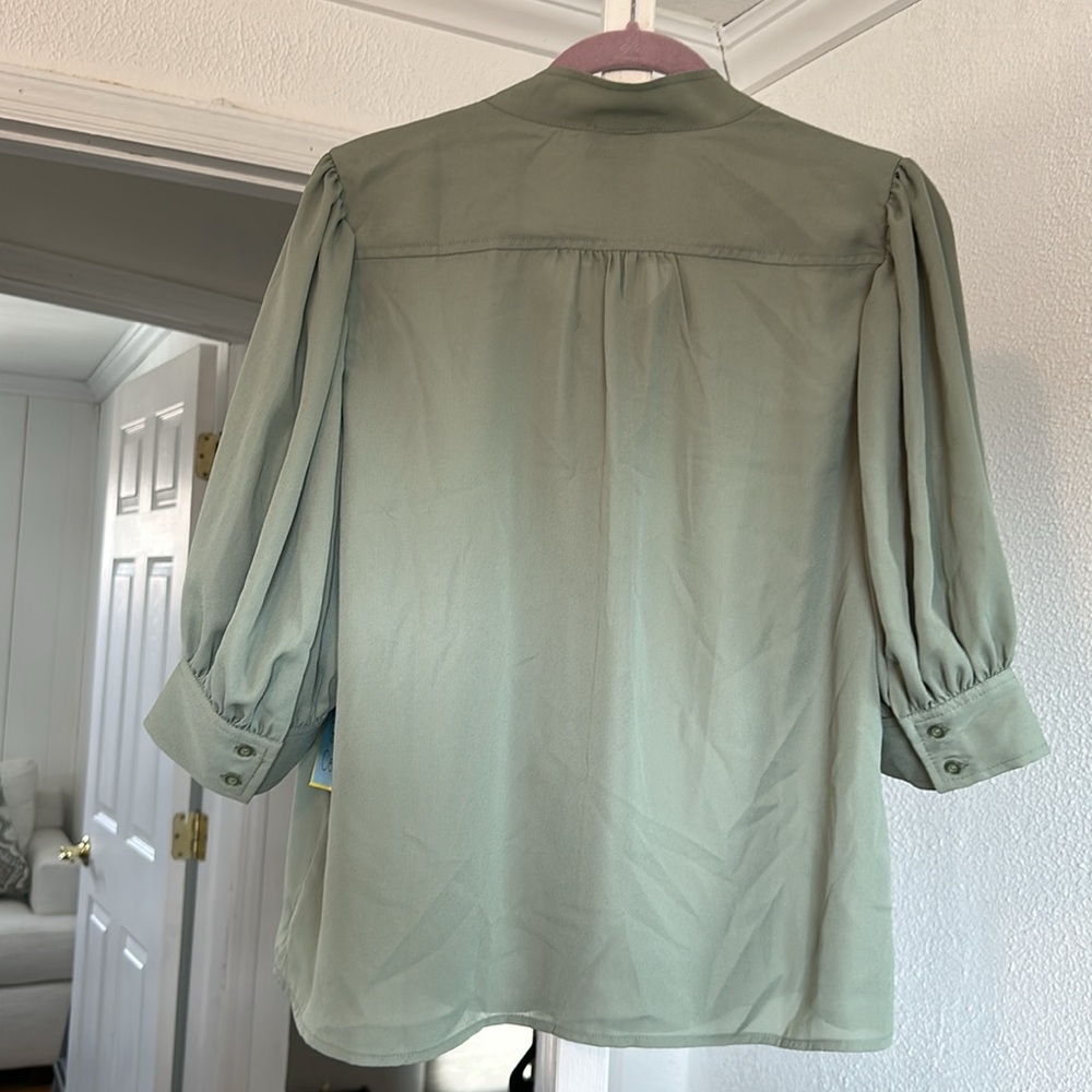 CeCe Top - Picture 4 of 5